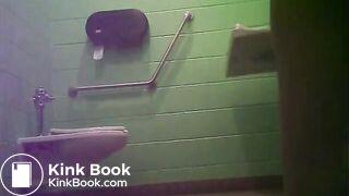 Girls pooping on the toliet - video 10