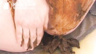 Sexy girls pissing and shitting