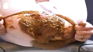 PantyPoop009