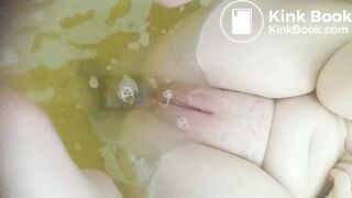 bbw shitting underwater in the tub