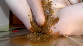Scat fisting pussy play