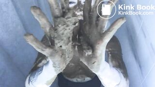 Girl shits and plays with it