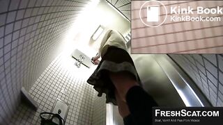 Japanese scat close-up - video 2