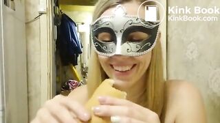 While she was eating, I had to cum