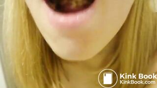 While she was eating, I had to cum