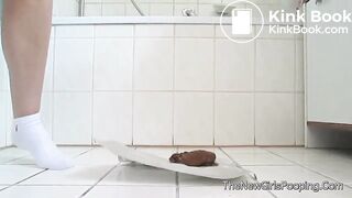 Hot chick pooping - video 3