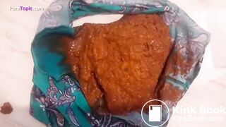 Girl shit in panty and play her shit