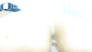 Webcam Latina with great ass shits and repacks her ass and pussy with it