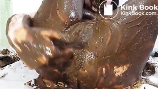 Amazing Shit Stuffing Into Pussy