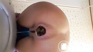 Huge dump from petite girl