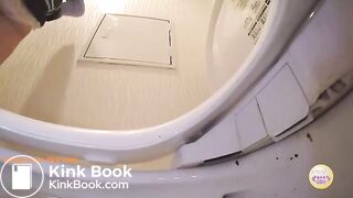 Sexy jap girl poops on toilet