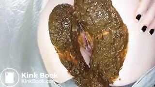 Sloppy scat leggings poop