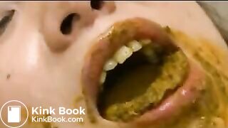 Asian Girl Loves Eating Her Shit