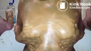 Shit in the bath - video 2