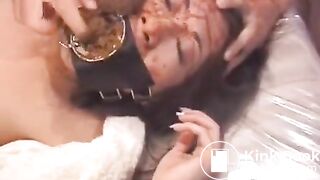 (Scat) No respect for Japanese woman