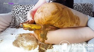 She eats shit from a banana, HD