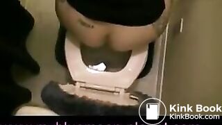 Loose poo from above