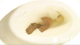 K*mryn pooping in the toilet