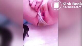 Girl teach how to eat shit poperly