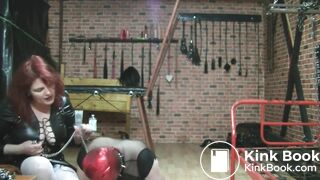 NEW Goddess Andreea - first shitting