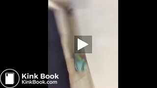 Girls pooping on the toliet - video 24