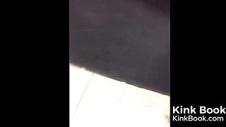 Girls pooping on the toliet - video 24