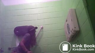 Girls pooping on the toliet - video 9