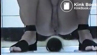 Japanese girl shitting & peeing spycam