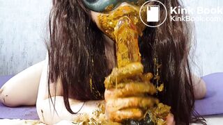 The scat queen does it again