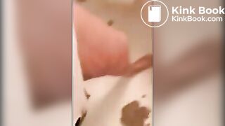 What a nice fat bottom and a great big poop