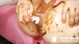 Jap babe shows her anal prolapse