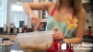 Cooking a shit pudding from her own poop
