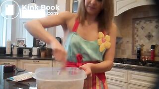 Cooking a shit pudding from her own poop