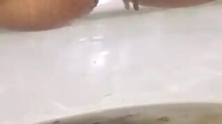 Runny poop - video 3
