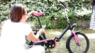 pooping leggings on a bike