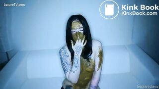 She smears shit on her face & eats it