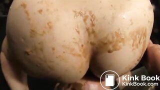 She really likes the dirty scat play