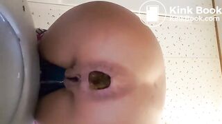 Amateur Babe Pooping #116