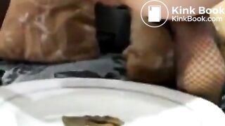 mom shits in front of daughter