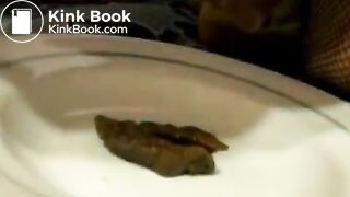 mom shits in front of daughter