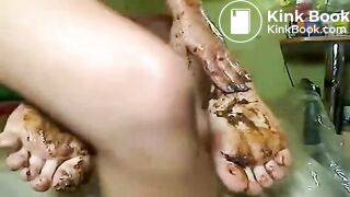 Lesbian Sucking Feet Fulla Shit