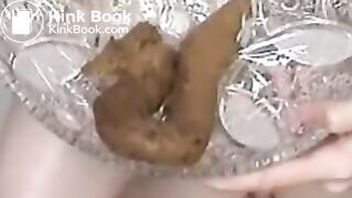 Nina Scat in a plate