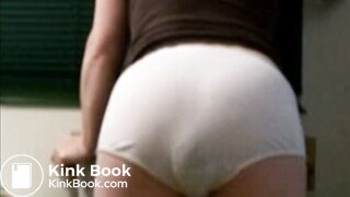 Milf pantypooping