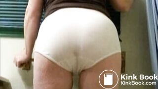 Milf pantypooping
