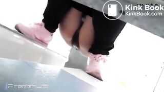 Voyeur pissing and shitting - part 2