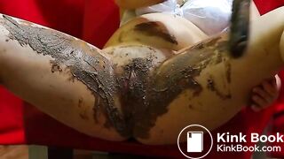 BBW masturbates and smears her shit