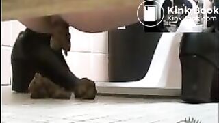 Only Japanese girls and women do this so freely