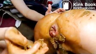 scat lesbians - video 4