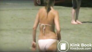 Shitting at the beach - video 2