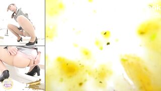 Shit in her pantyhose - part 2